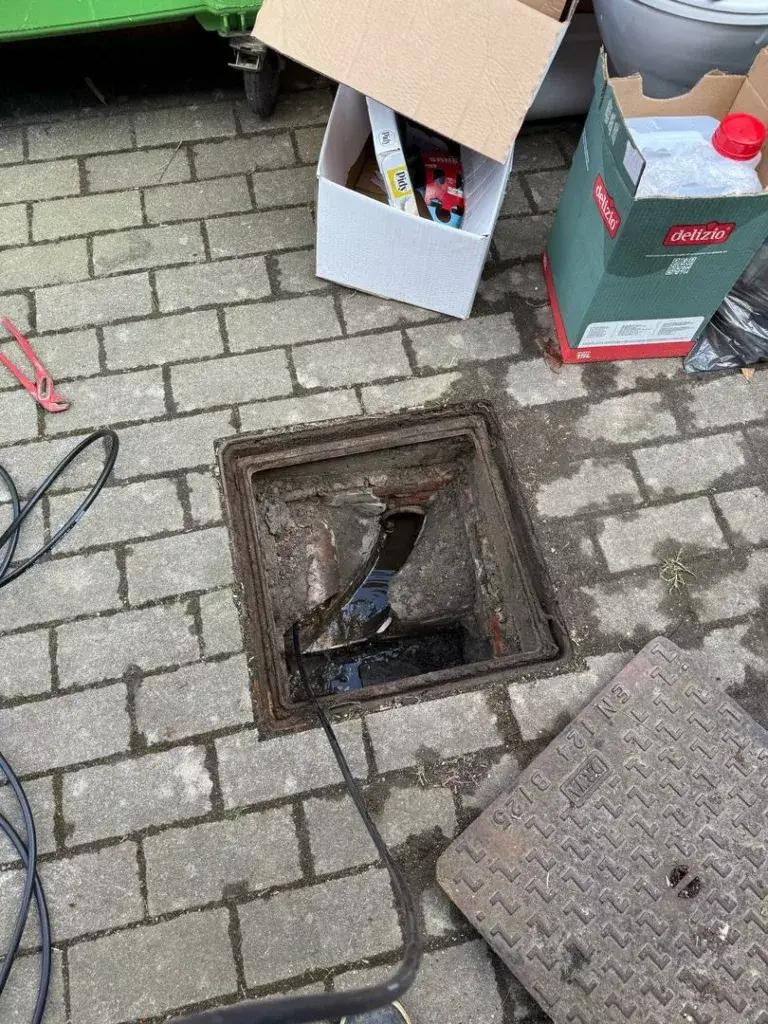 Comment Déboucher une Canalisation Rapidement à Bruxelles - Plombier Urgent