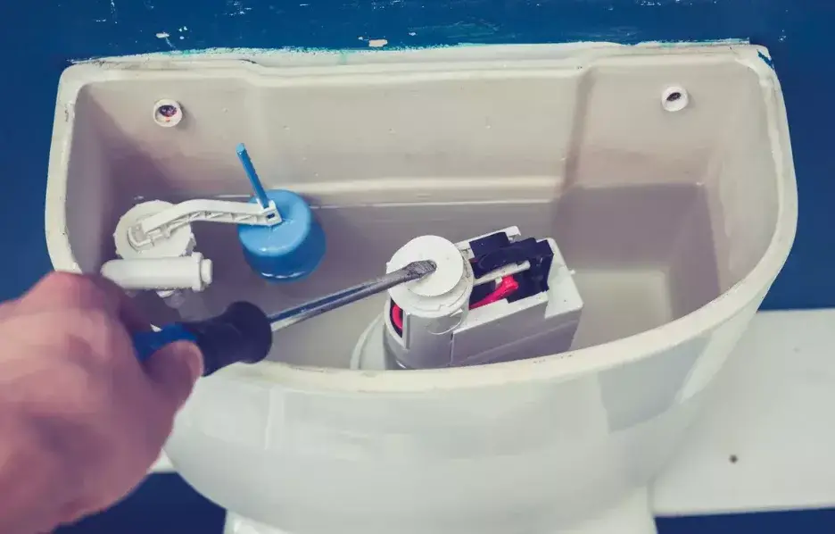 Réparation Chasse d'Eau - Plombier Urgent 1
