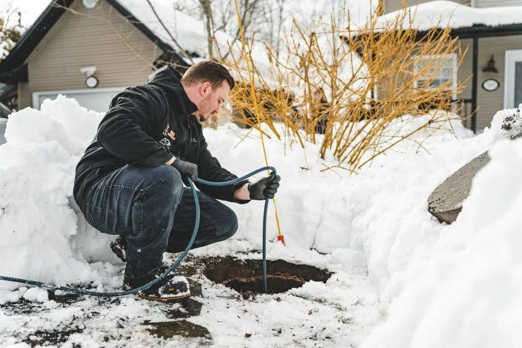 Débouchage en Hiver : Les Signes d’Alerte à Connaître