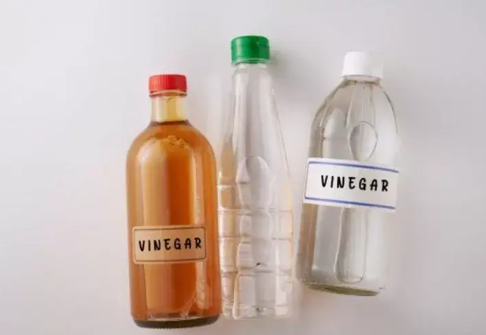 Est-ce que le vinaigre blanc débouche les canalisations ?