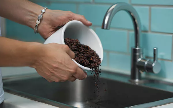 Marc-de-café-evier-de-cuisine